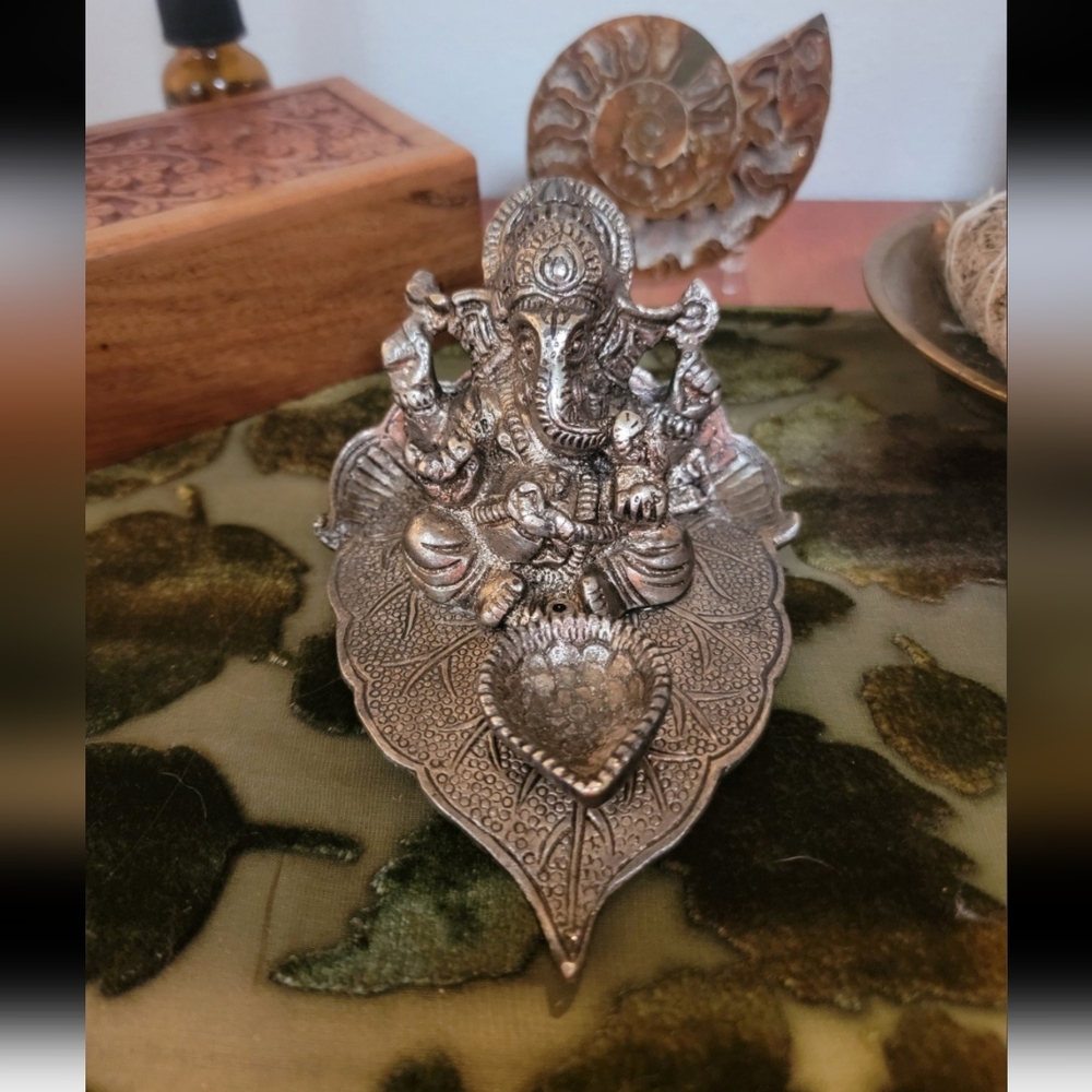 Incense holder Silver Plated Ganesha On Leaf Statue